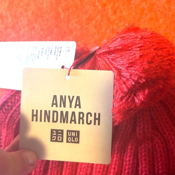 Anya Hindmarch Uniqlo red touch of wool heattech pompom beanie hat NWT - Picture 5 of 8